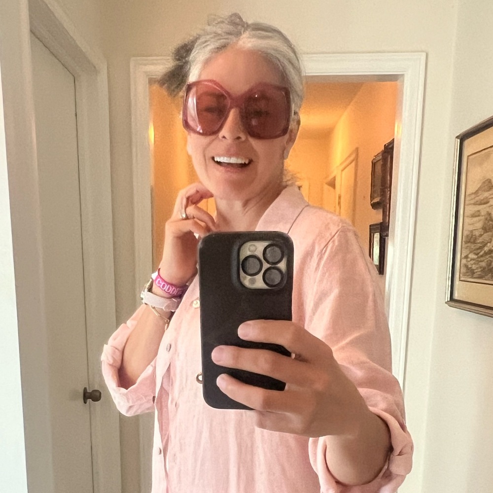 NEW $505 GUCCI SUNGLASSES. Oversized. Color: burgundy. No scratches. STUNNING - Picture 14 of 14
